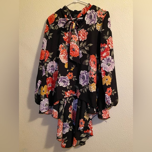 NWOT Cha Cha Vente Long Sleeve long back Top Medium - Picture 2 of 6